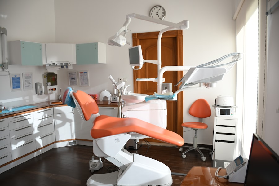 Photo emergency tooth extraction Boston
